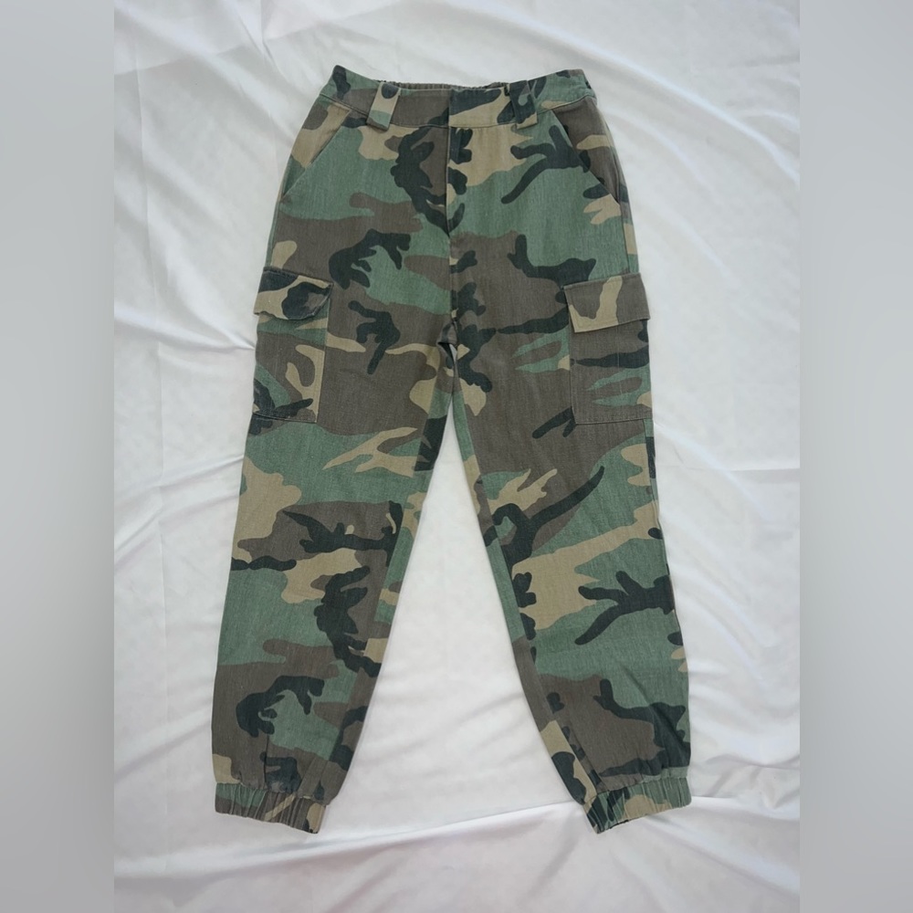 Camo Joggers with Elastic Waistband Size Small